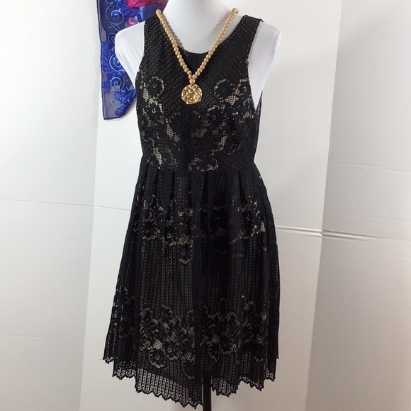 Free People black lace cutout dress 6 - Picture 2 of 12